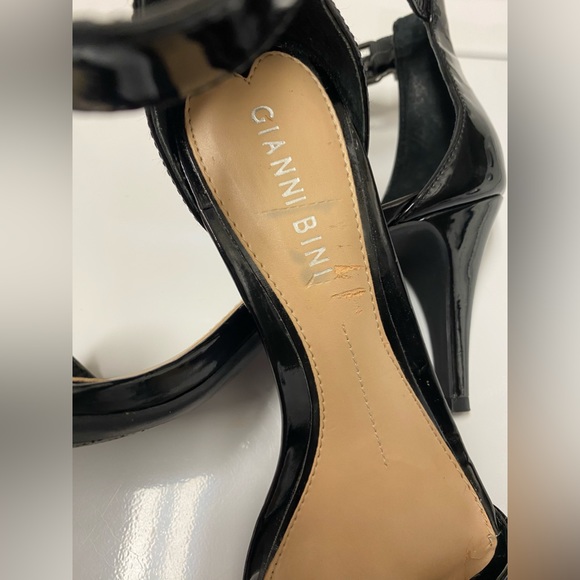 Gianni Bini Black Patent Heels - Picture 3 of 7